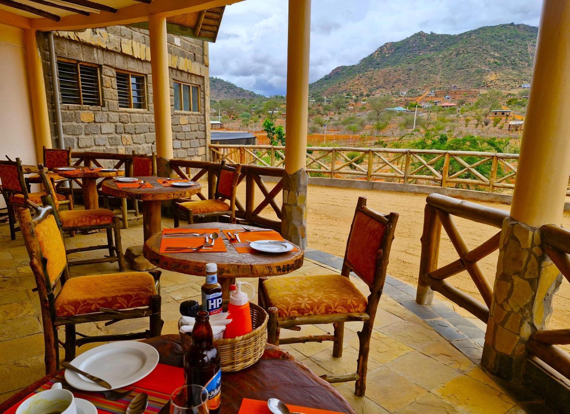 Boma Simba Safari Lodge Voi Exterior foto